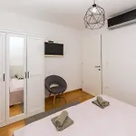 Apartman Lea,