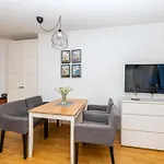 Apartman Lea, *