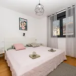 Apartman Lea, *