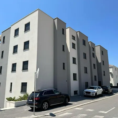 Lea, Apartament