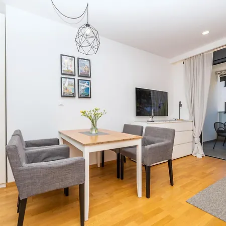 Lea, Apartman Makarska