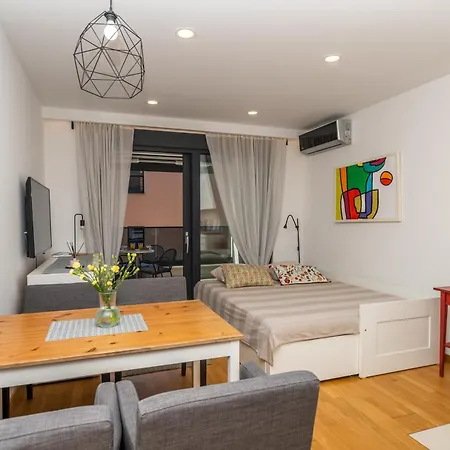 Apartament Lea, *